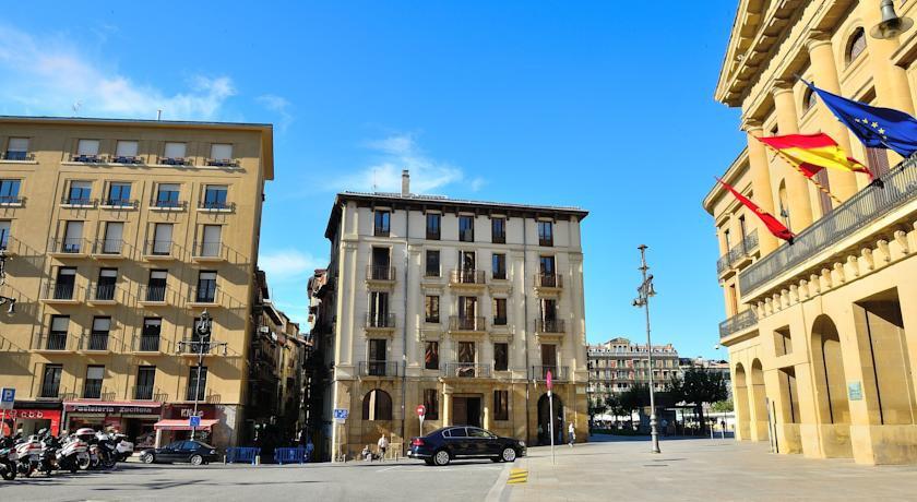 Hostal Arriazu Pamplona Exteriér fotografie