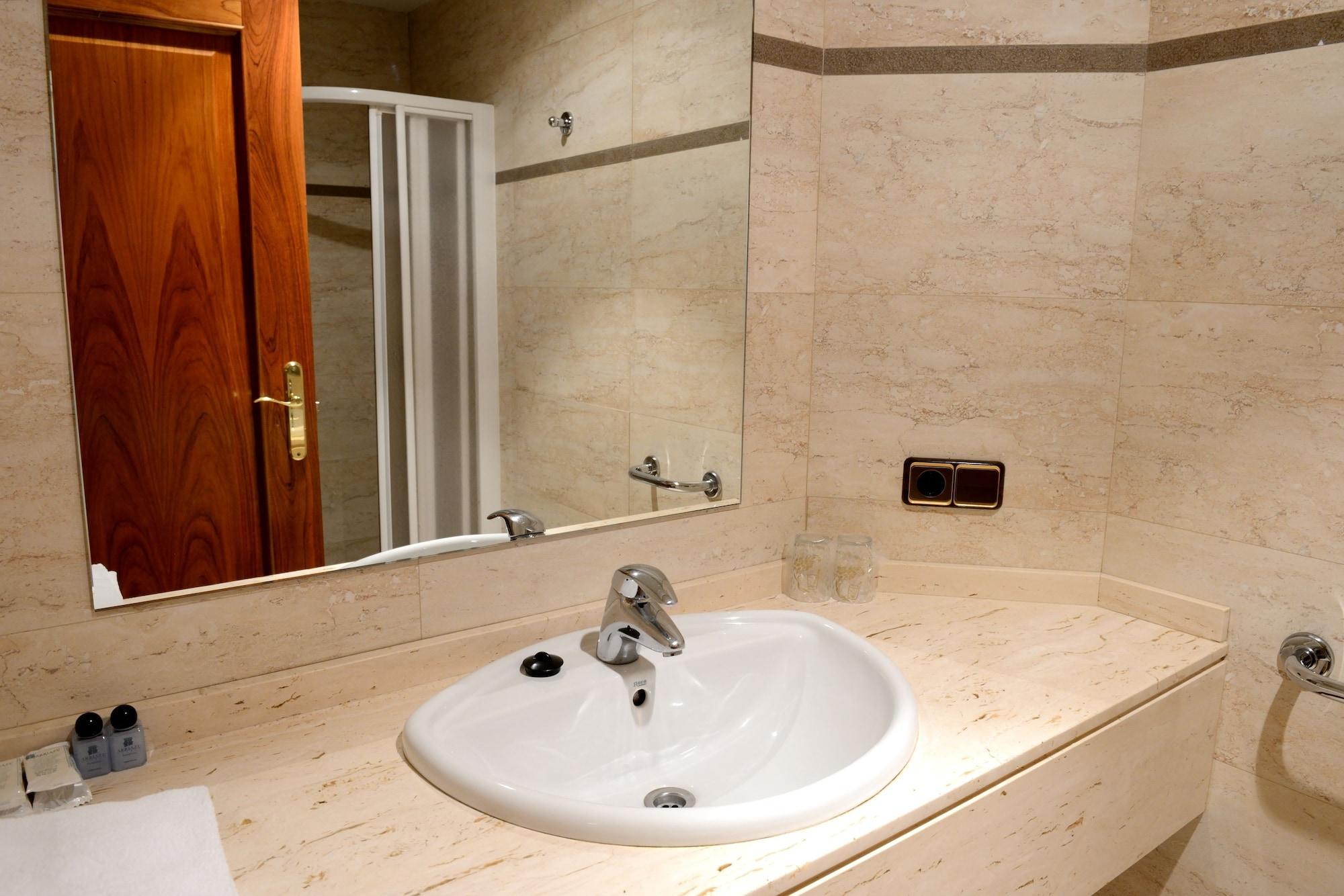 Hostal Arriazu Pamplona Exteriér fotografie