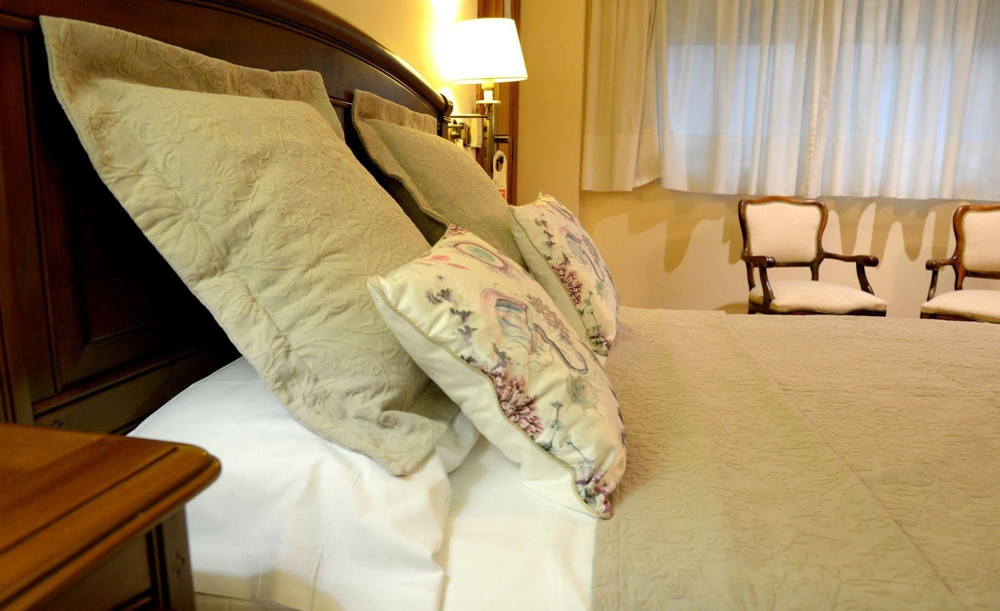 Hostal Arriazu Pamplona Exteriér fotografie